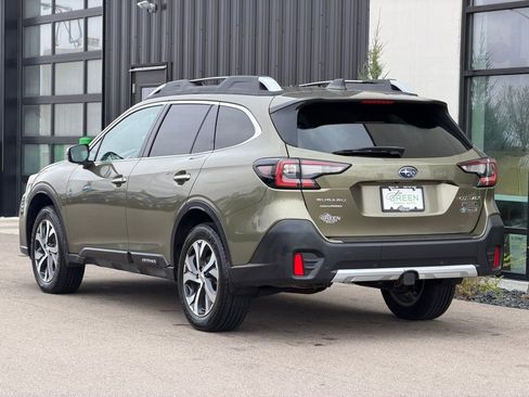Used 2020 Subaru Outback Touring w/ Popular Package #2 image 3