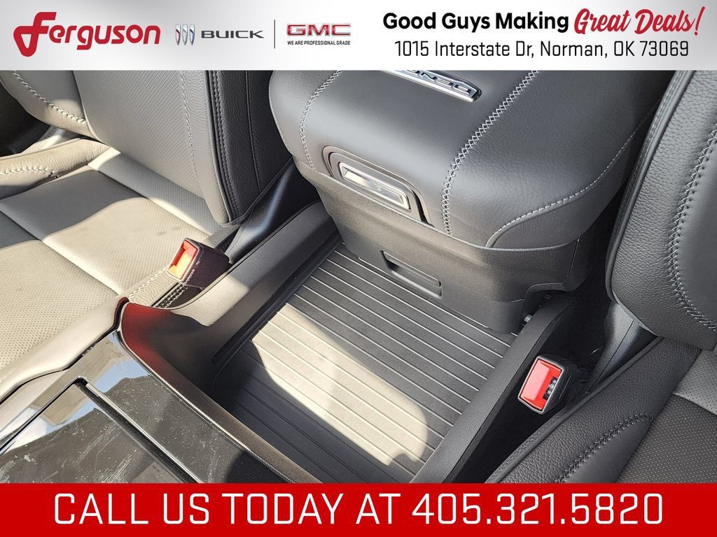 New 2026 GMC Yukon Denali w/ Denali Reserve Package AWD/4WD image 39