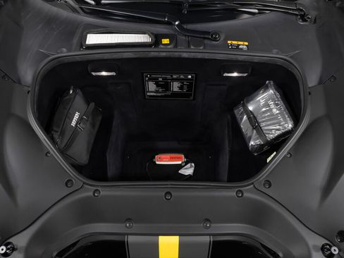 Used 2019 Ferrari 488 Pista Coupe RWD image 27