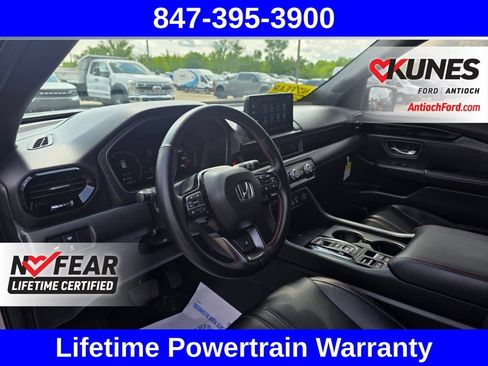 Used 2025 Honda Pilot TrailSport image 21
