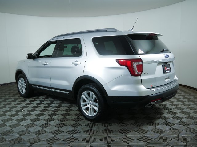 Certified 2018 Ford Explorer XLT w/ Equipment Group 202A AWD/4WD image 7
