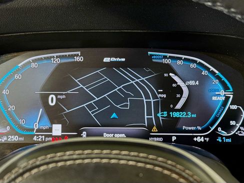 Used 2022 BMW X5 xDrive45e w/ M Sport Package image 12