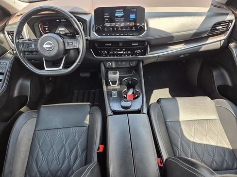 Used 2022 Nissan Rogue Platinum w/ Head-Up Display Package AWD/4WD image 12