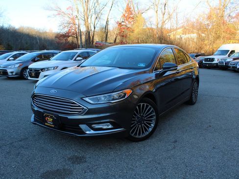 Used 2017 Ford Fusion SE w/ Fusion SE Technology Package image 1
