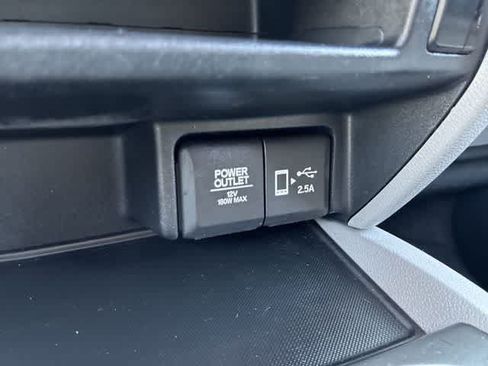 Used 2021 Honda Pilot EX image 32