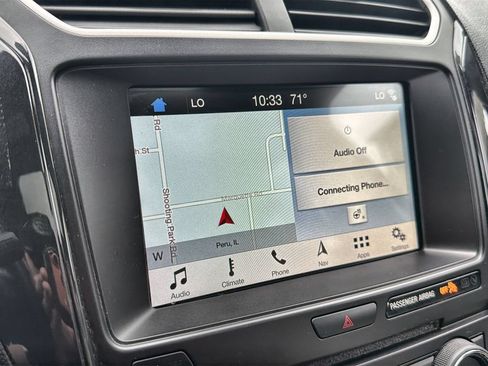 Used 2018 Ford Explorer XLT w/ Equipment Group 202A AWD/4WD image 23