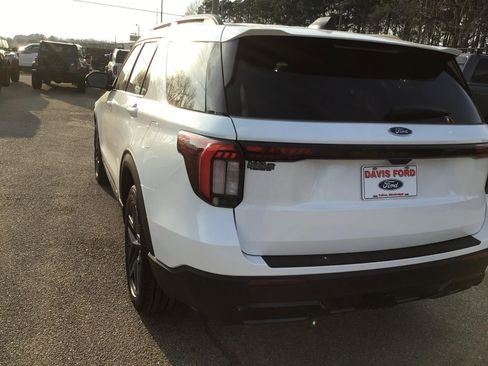 New 2026 Ford Explorer ST-Line w/ ST-Line Street Pack image 10
