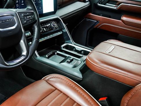 Used 2024 GMC Sierra 3500 Denali Ultimate image 18