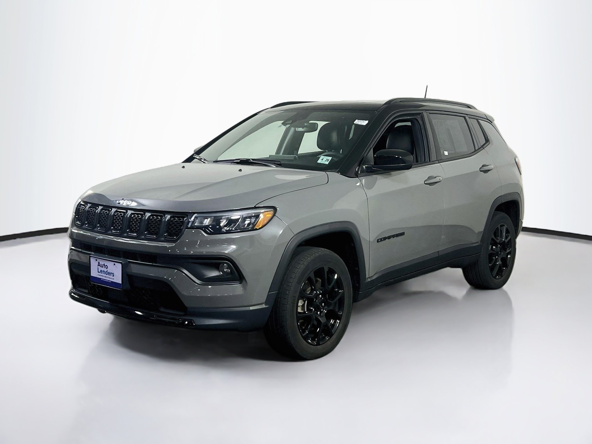 Used 2023 Jeep Compass Latitude w/ Sun and Sound Group AWD/4WD image 1