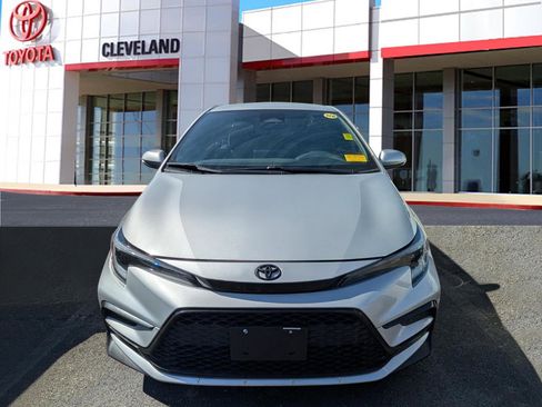Used 2024 Toyota Corolla SE image 3