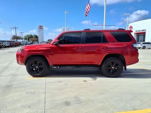 Used 2022 Toyota 4Runner SR5 RWD image 8