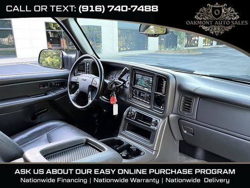 Used 2005 GMC Sierra 2500 SLT w/ Heavy-Duty Power Package AWD/4WD image 15