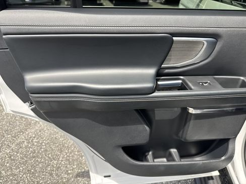 Used 2025 Ford Expedition Platinum AWD/4WD image 22
