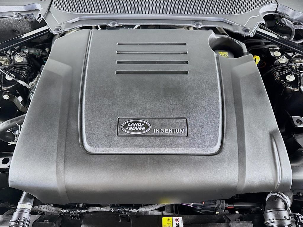 Used 2024 Land Rover Discovery S AWD/4WD image 24