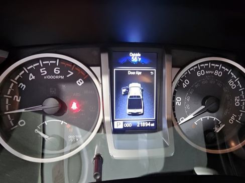 Used 2021 Toyota Tacoma SR5 RWD image 21