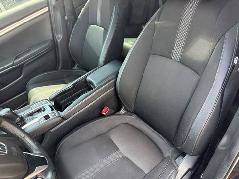 Used 2019 Honda Civic Sport image 6