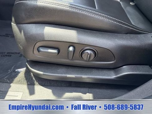 Used 2024 GMC Terrain SLT AWD/4WD image 29