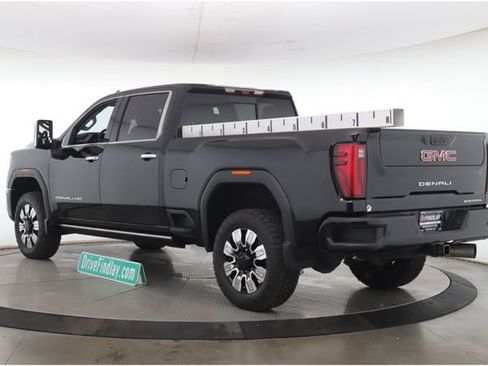 Used 2024 GMC Sierra 2500 Denali w/ Denali Reserve Package AWD/4WD image 8