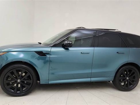 Used 2025 Land Rover Range Rover Sport Dynamic SE image 3