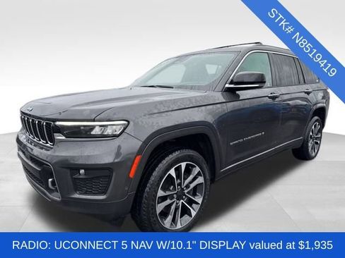 Used 2022 Jeep Grand Cherokee L Overland w/ Luxury Tech Group IV image 3
