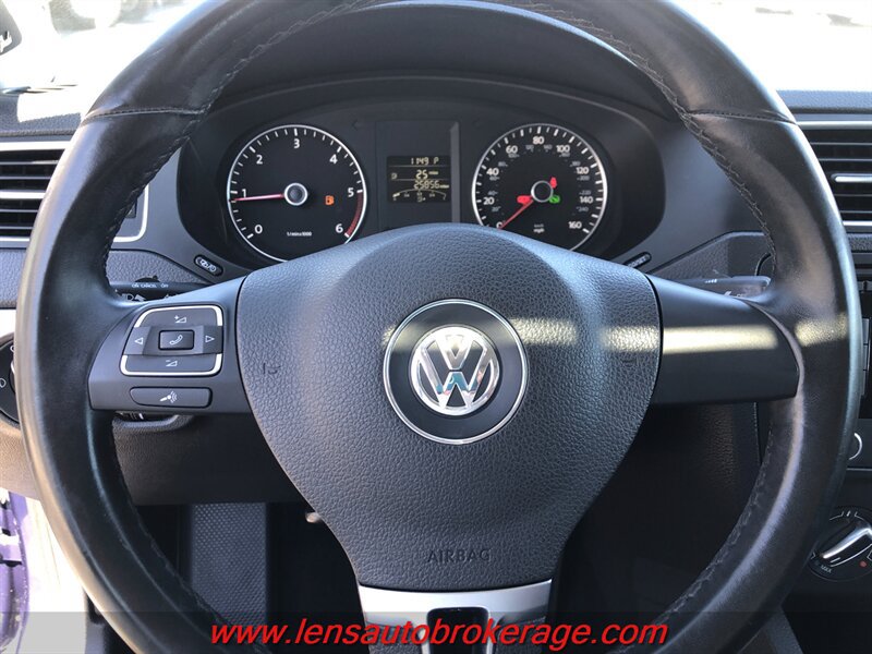 Used 2013 Volkswagen Jetta TDI FWD image 13
