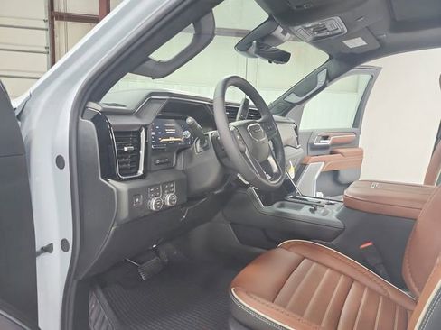 New 2026 GMC Sierra 2500 Denali Ultimate AWD/4WD image 18