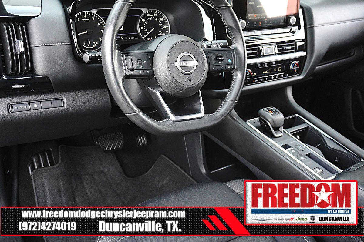 Used 2024 Nissan Pathfinder SV FWD image 27