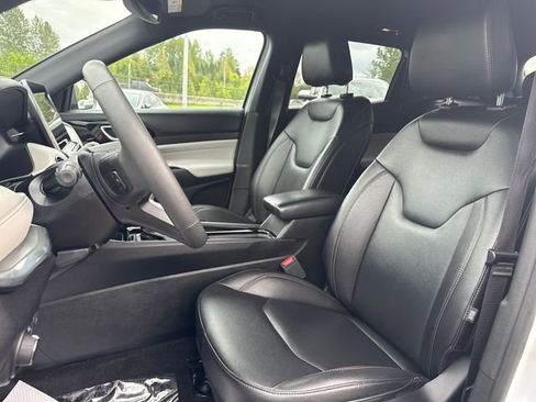 Used 2024 Jeep Compass Limited AWD/4WD image 16