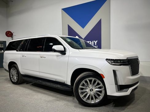 Used 2021 Cadillac Escalade ESV Premium Luxury w/ LPO, Illumination Package image 2