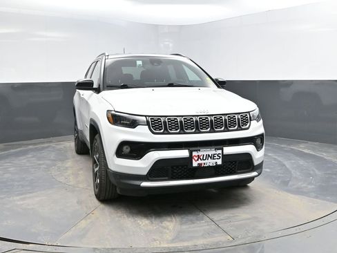 Used 2025 Jeep Compass Limited image 2