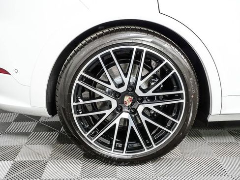 New 2026 Porsche Cayenne GTS image 39
