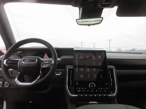 New 2026 GMC Yukon XL Denali w/ Denali Reserve Package image 17