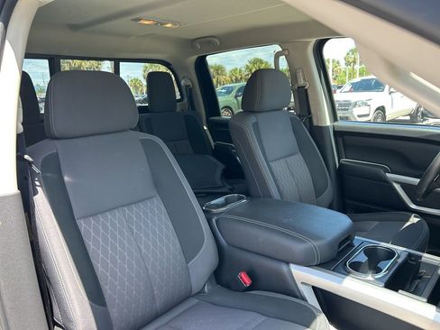Certified 2024 Nissan Titan 2WD Crew Cab image 36