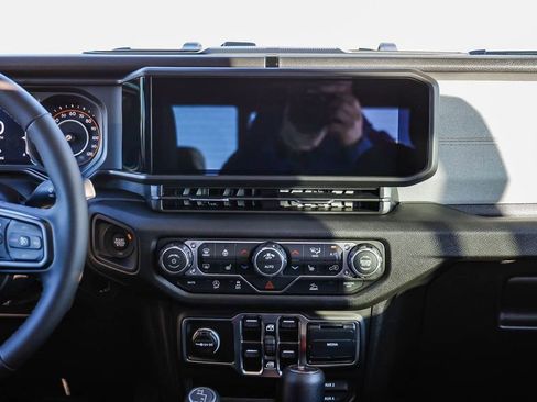 New 2026 Jeep Gladiator Sport image 14