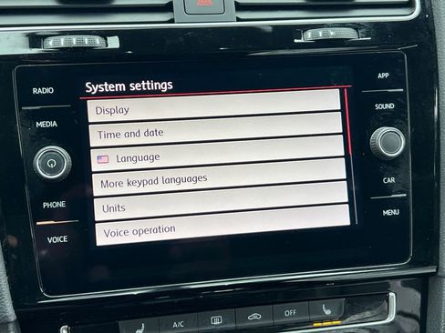 Used 2019 Volkswagen GTI SE image 23