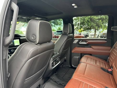 Used 2025 GMC Sierra 2500 Denali Ultimate AWD/4WD image 39