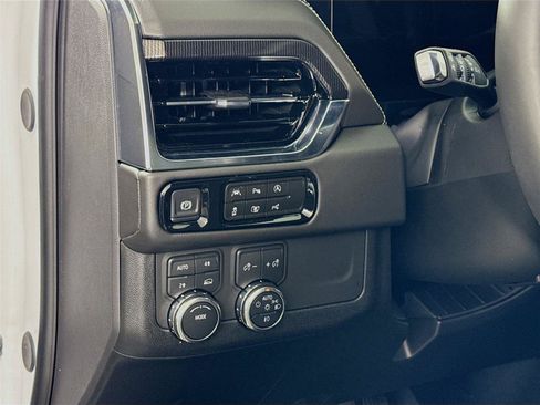 New 2026 GMC Yukon XL Elevation w/ LPO, Floor Liner Package AWD/4WD image 4
