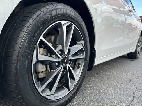 Used 2022 Kia Forte LXS FWD image 12
