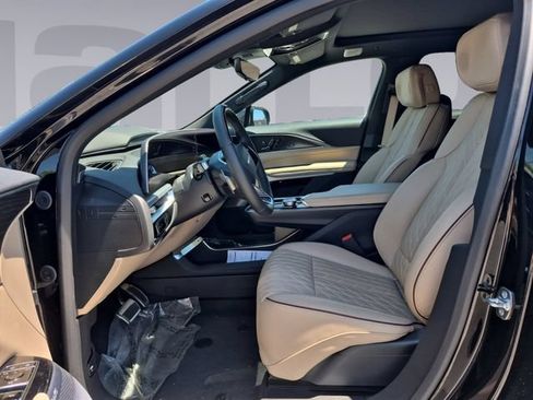 Used 2026 Cadillac Lyriq V AWD/4WD image 10