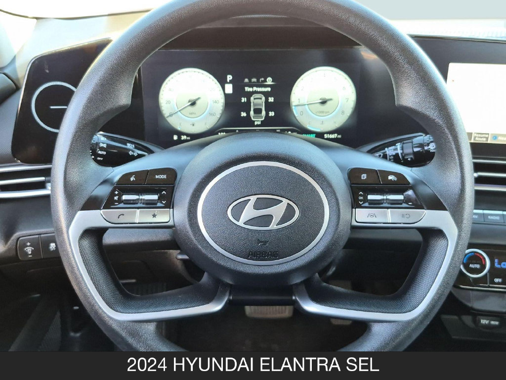 Used 2024 Hyundai Elantra SEL FWD image 12