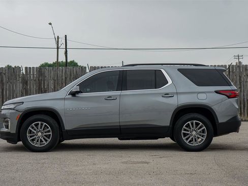 Used 2023 Chevrolet Traverse LT w/ Rear Camera Mirror Package AWD/4WD image 7