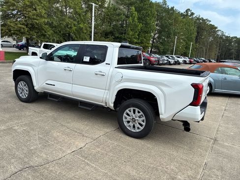 New 2026 Toyota Tacoma SR5 AWD/4WD image 3