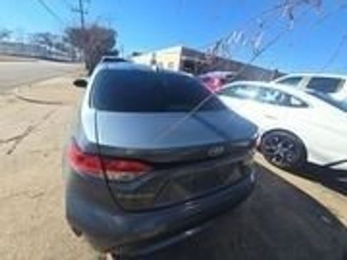 Used 2021 Toyota Corolla LE image 5