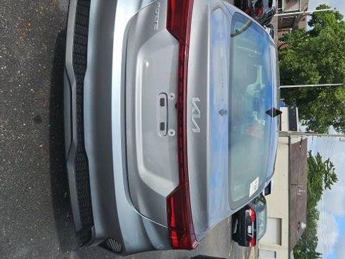 Used 2023 Kia Forte LXS FWD image 4