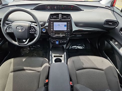 Used 2022 Toyota Prius LE AWD/4WD image 11