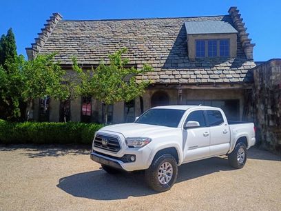 Used 2018 Toyota Tacoma SR5 w/ SR5 Appearance Package (SM)