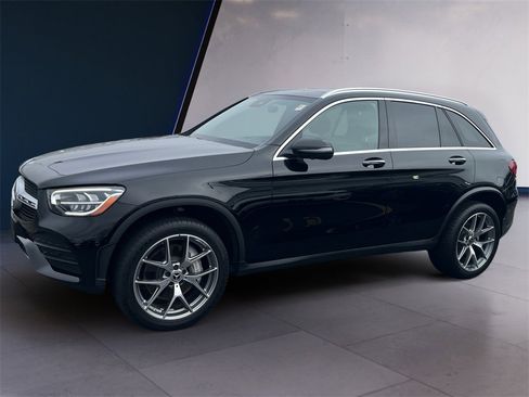 Certified 2022 Mercedes-Benz GLC 300 4MATIC image 2