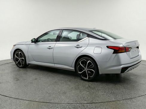 Used 2025 Nissan Altima 2.5 SR image 6