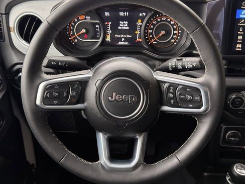 Used 2025 Jeep Wrangler Unlimited Sahara AWD/4WD image 12