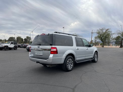 Used 2017 Ford Expedition EL XLT image 5